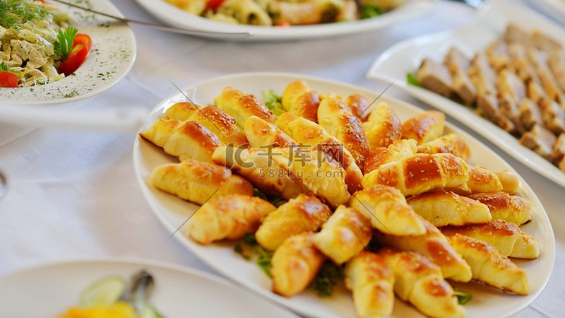 包装标识内容：散装粮油包装标识内容应包括以下信息：
