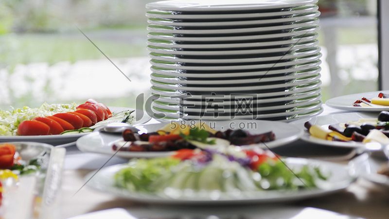 连锁餐饮供应链：中小企业如何精准选择供应商**